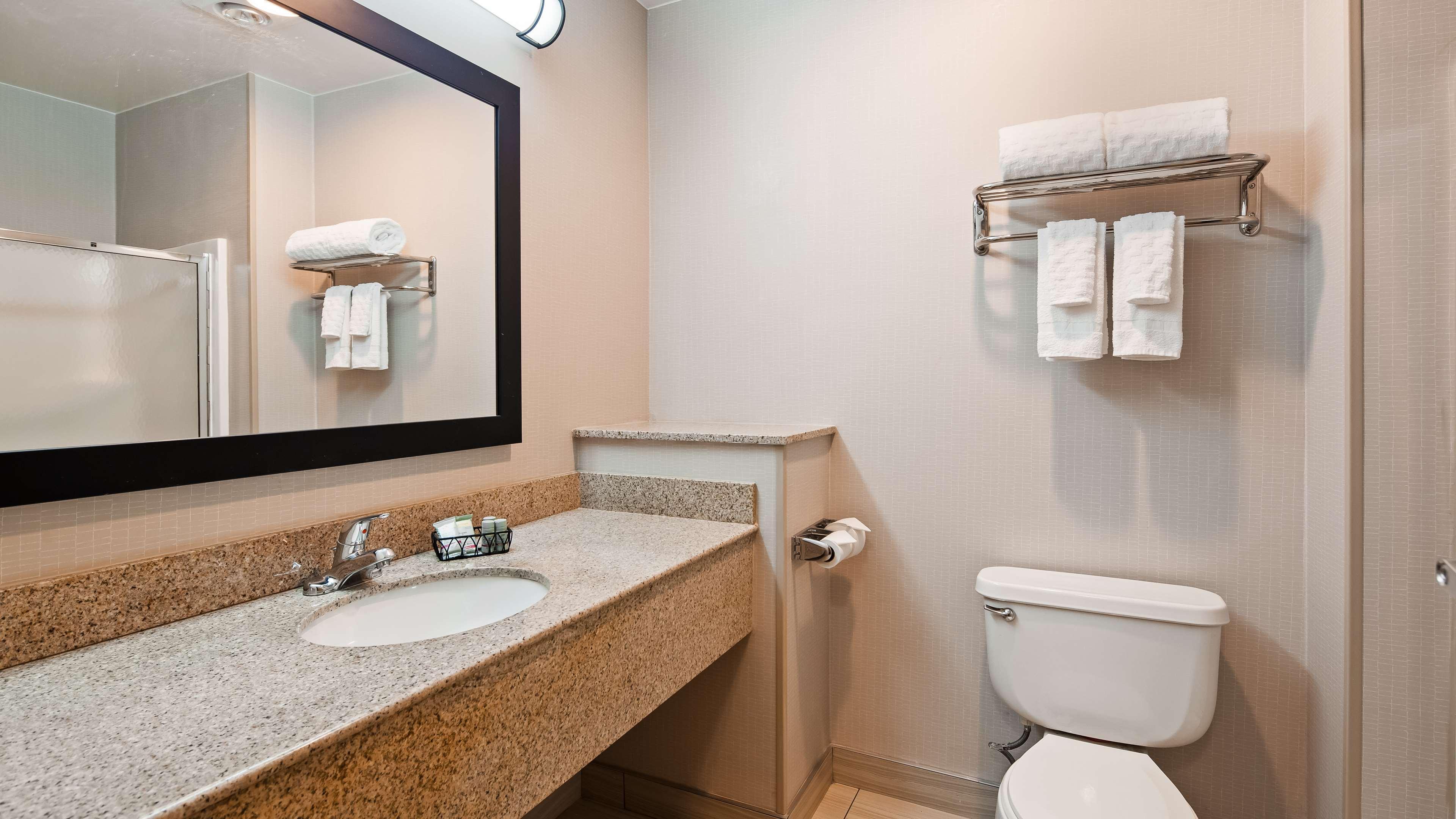 Best Western University Inn Ithaca Exterior foto